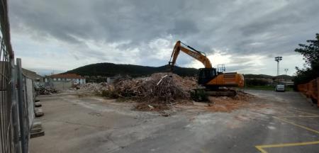 Rušenje starega gasilskega doma. Vir: Arhiv Občine Sežana